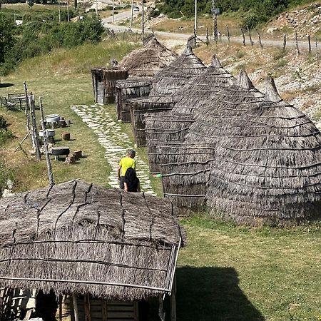 ホテル Camping Lekdushi - Shehu Tepelene エクステリア 写真