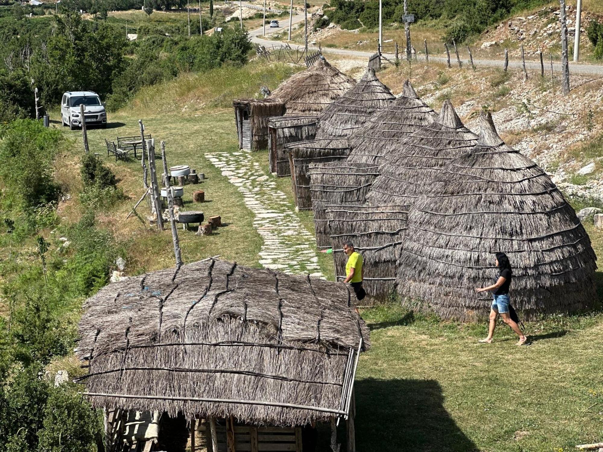 ホテル Camping Lekdushi - Shehu Tepelene エクステリア 写真