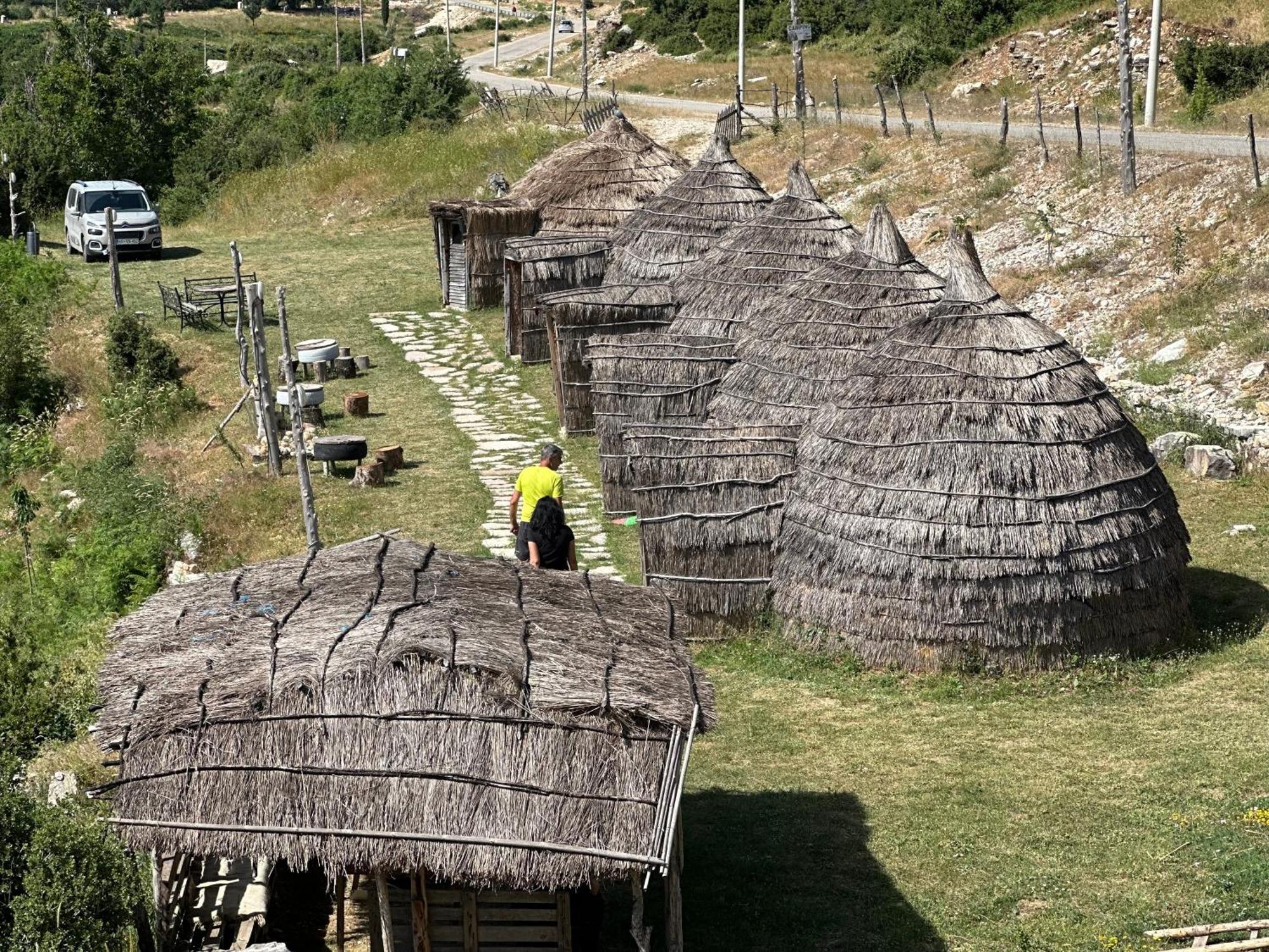 ホテル Camping Lekdushi - Shehu Tepelene エクステリア 写真